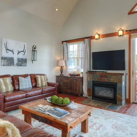 Saddle Ridge Townhome-Unit B1